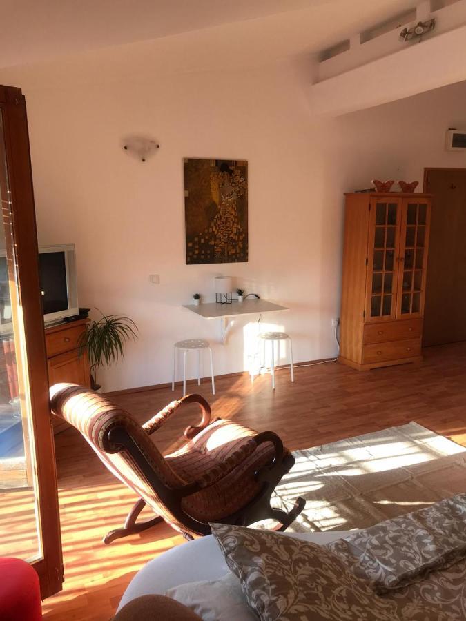 Cosy Rooftop Studio With Balcony Beograd Ngoại thất bức ảnh